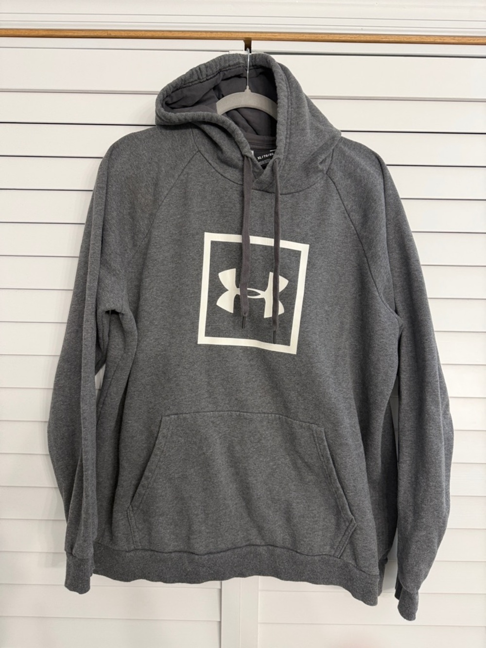 Under Armour Women’s  Gray Pullover Hoodie with White Logo size XL
